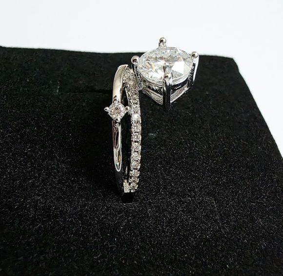 Engagement Ring 1CT Size 6 Moissanite - Picture 4 of 8